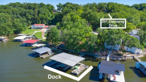 Large Lake Tudor Home, Dock, 3 acres, walk to Bagnell Dam , 1 MM
